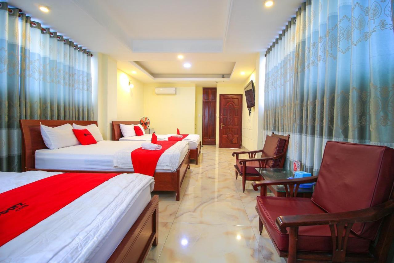 Hôtel Reddoorz Plus @ Dong Den Street à Hô Chi Minh-Ville Extérieur photo