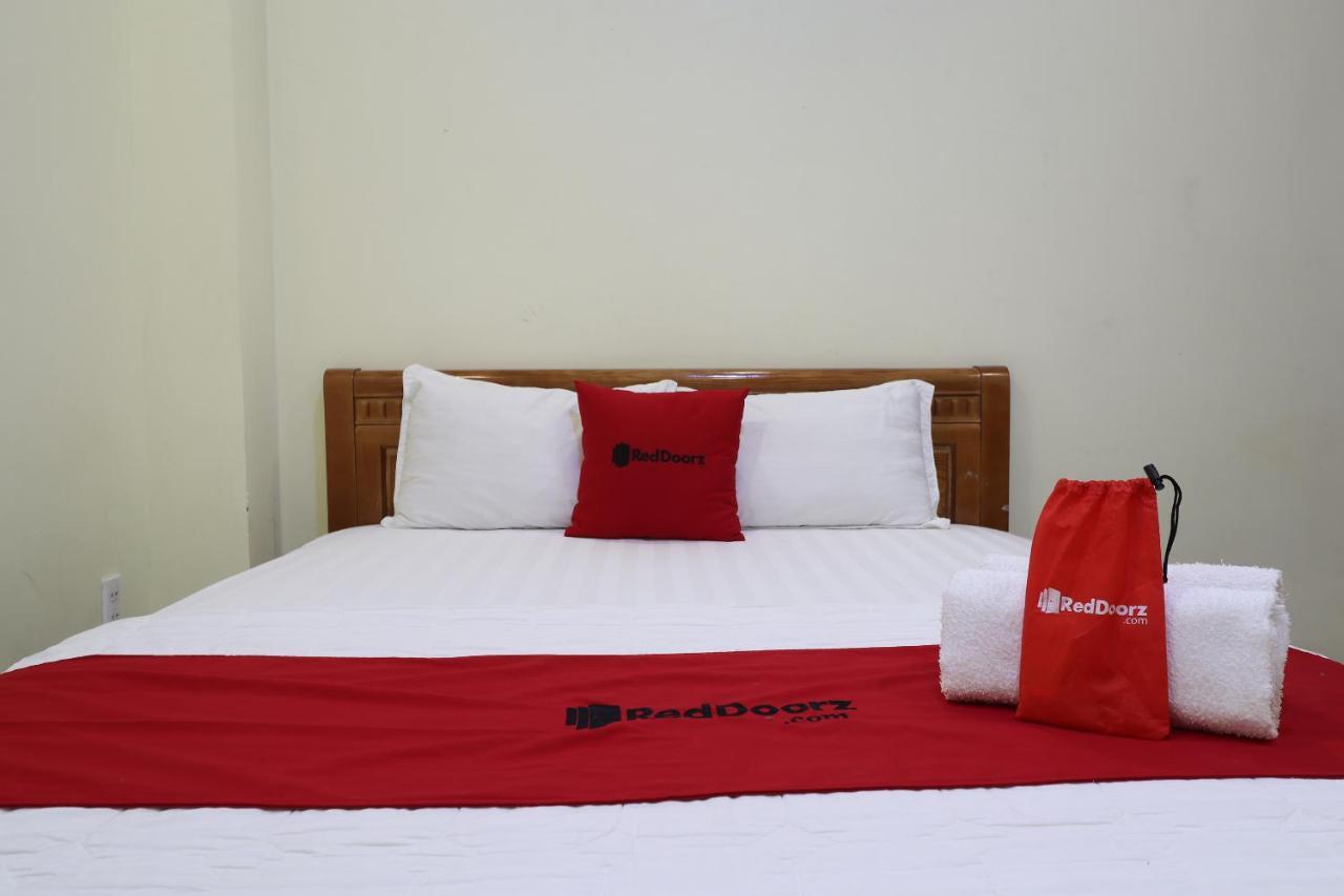 Hôtel Reddoorz Plus @ Dong Den Street à Hô Chi Minh-Ville Extérieur photo