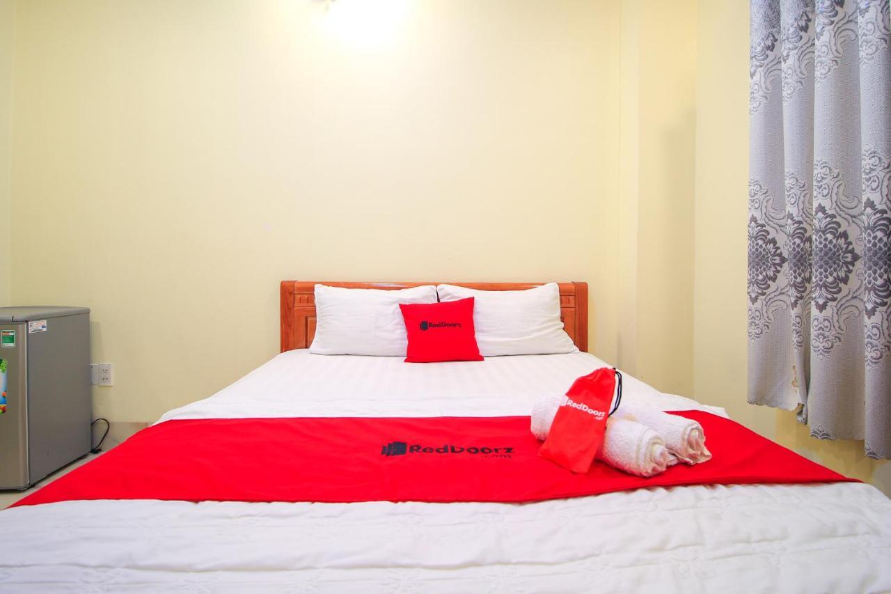 Hôtel Reddoorz Plus @ Dong Den Street à Hô Chi Minh-Ville Extérieur photo