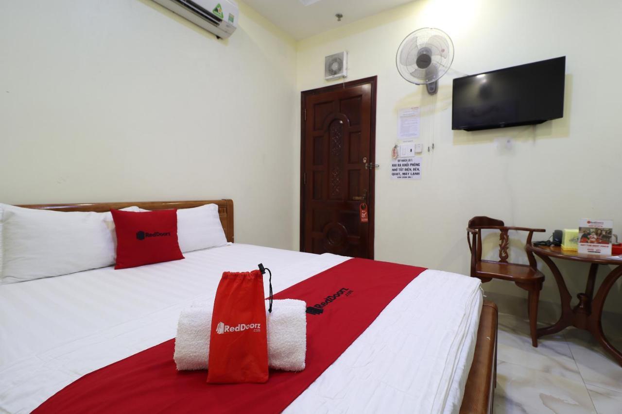 Hôtel Reddoorz Plus @ Dong Den Street à Hô Chi Minh-Ville Extérieur photo