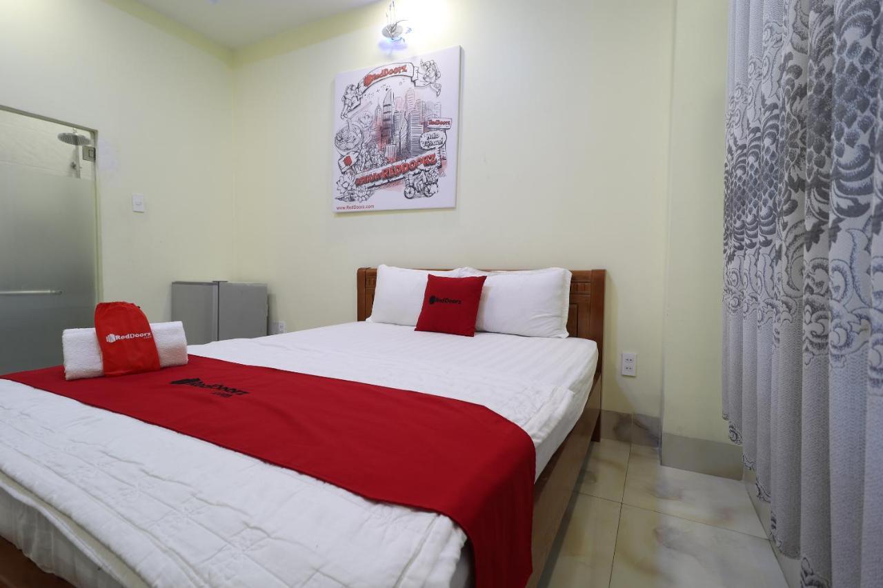 Hôtel Reddoorz Plus @ Dong Den Street à Hô Chi Minh-Ville Extérieur photo